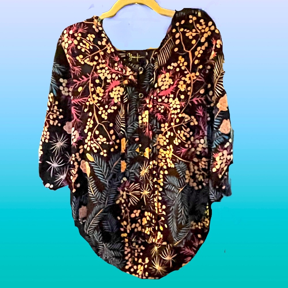 Like New- 100% Silk Blouse by Yumi Kim